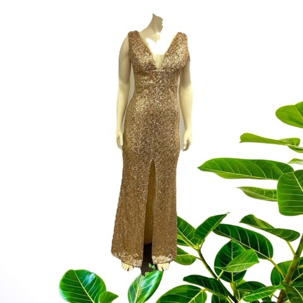 ARK ampCO GOLD SEQUIN GOWN IN SIZE SMALL